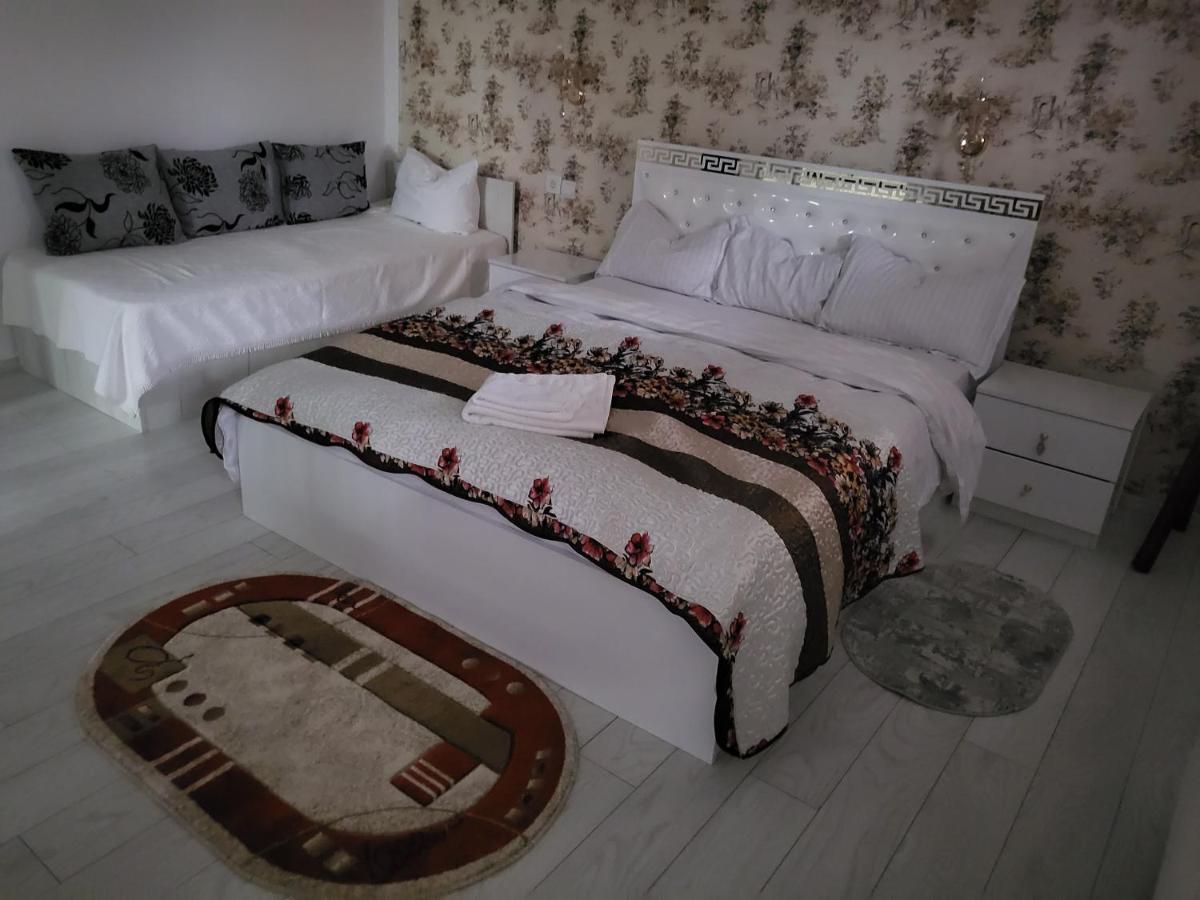 Apartament Cu Terasa Si Gratar Apartment Сату Маре Екстериор снимка